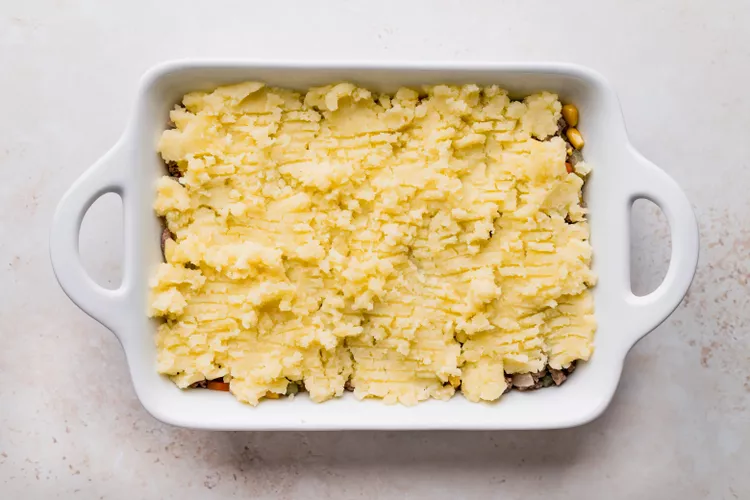 Simply-Recipes-Easy-Shepherds-Pie-Method-7-5292fd0968cc4afbac985895ccf3090b