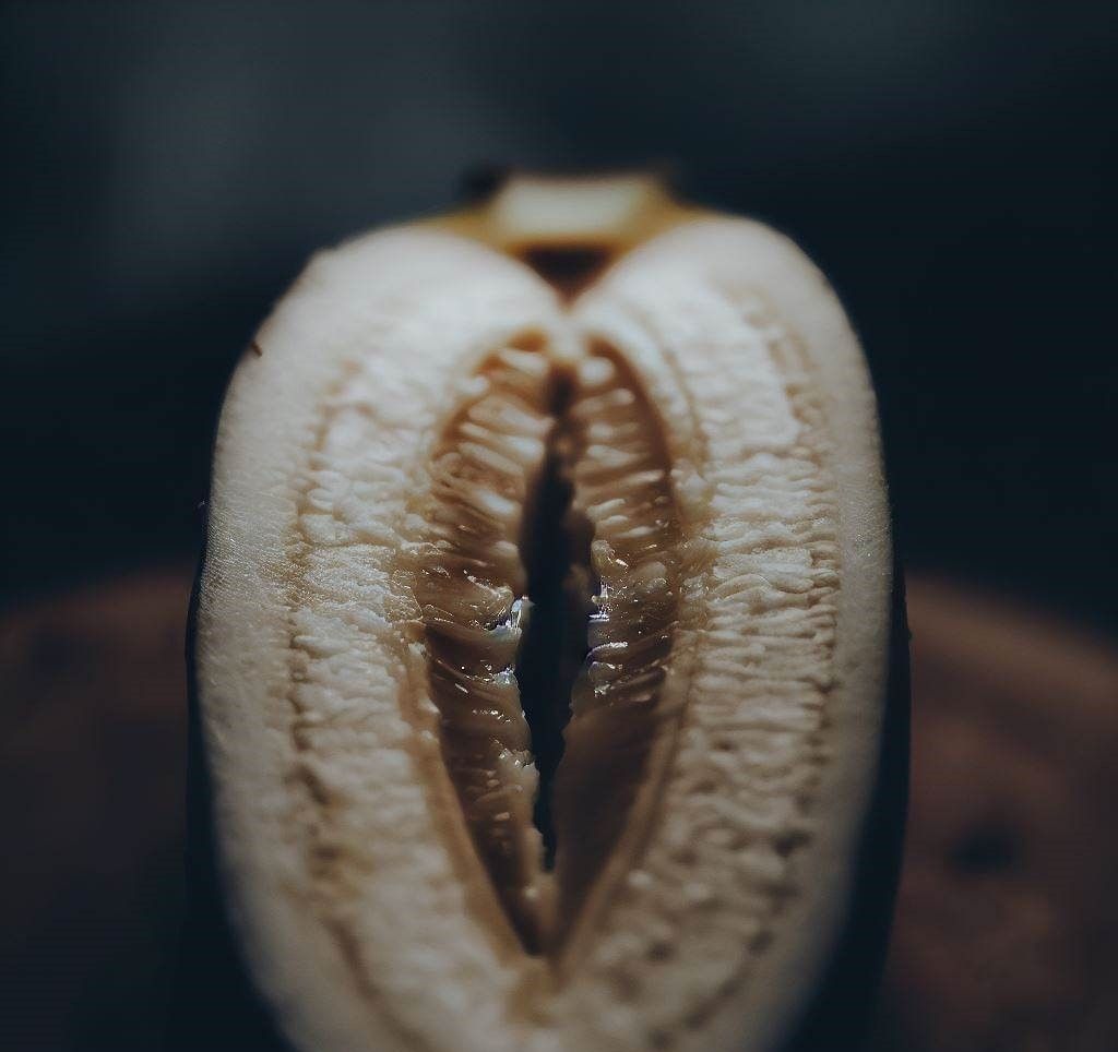 Plátano por la mitad