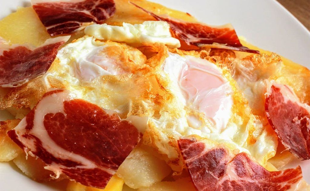 huevos rotos con jamon