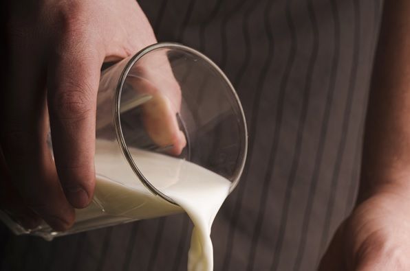 Vertir leche de coco