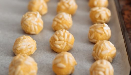 Panellets preparador para el horno